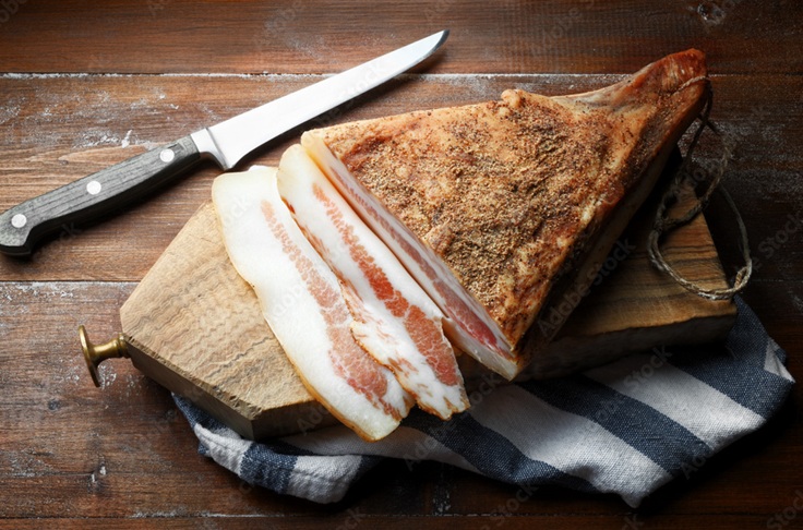 Lagret guanciale til carbonara